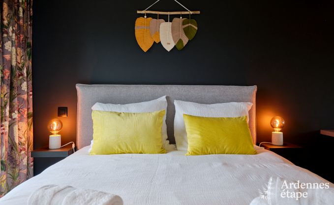 Villa de luxe pour 14 personnes  Poupehan avec 6 chambres et salles de bains, piscine intrieure et sauna