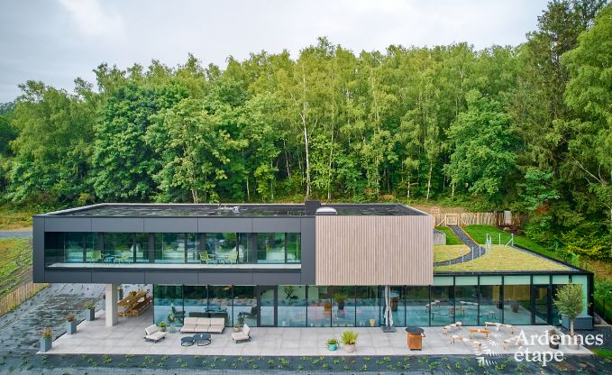 Villa de luxe pour 14 personnes  Poupehan avec 6 chambres et salles de bains, piscine intrieure et sauna