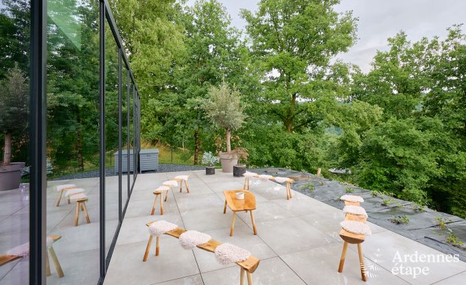 Villa de luxe pour 14 personnes  Poupehan avec 6 chambres et salles de bains, piscine intrieure et sauna