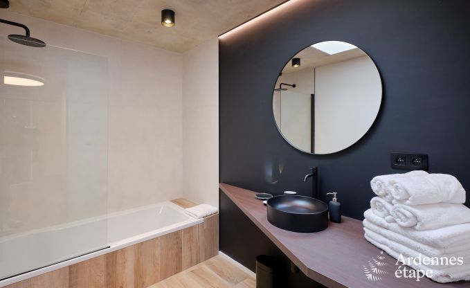 Villa de luxe pour 14 personnes  Poupehan avec 6 chambres et salles de bains, piscine intrieure et sauna