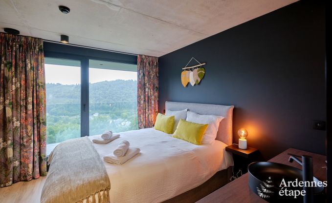 Villa de luxe pour 14 personnes  Poupehan avec 6 chambres et salles de bains, piscine intrieure et sauna