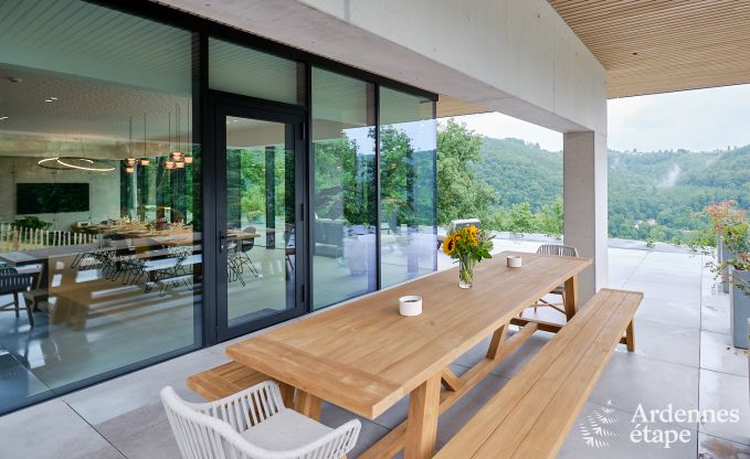 Villa de luxe pour 14 personnes  Poupehan avec 6 chambres et salles de bains, piscine intrieure et sauna