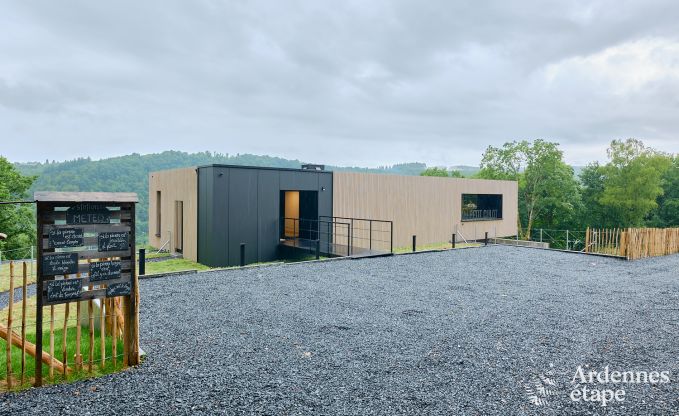 Villa de luxe pour 14 personnes  Poupehan avec 6 chambres et salles de bains, piscine intrieure et sauna