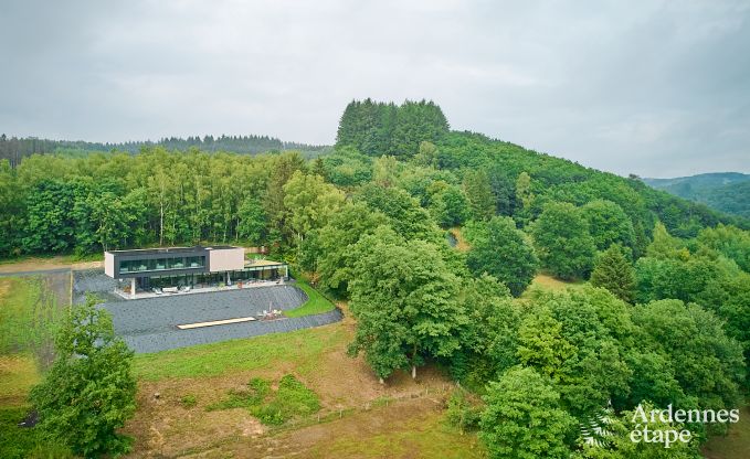 Villa de luxe pour 14 personnes  Poupehan avec 6 chambres et salles de bains, piscine intrieure et sauna
