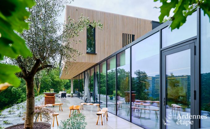 Villa de luxe pour 14 personnes  Poupehan avec 6 chambres et salles de bains, piscine intrieure et sauna