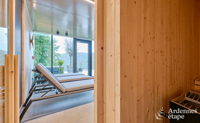 Villa de luxe pour 14 personnes  Poupehan avec 6 chambres et salles de bains, piscine intrieure et sauna