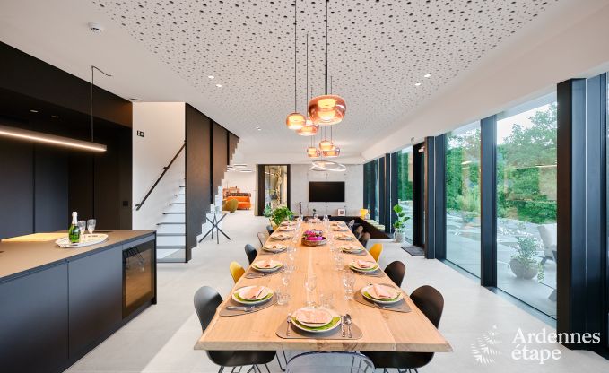 Villa de luxe pour 14 personnes  Poupehan avec 6 chambres et salles de bains, piscine intrieure et sauna