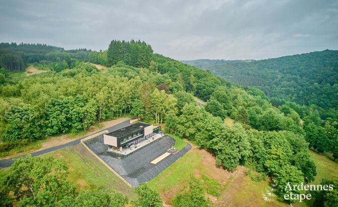 Villa de luxe pour 14 personnes  Poupehan avec 6 chambres et salles de bains, piscine intrieure et sauna