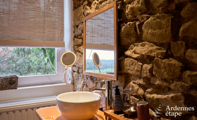 De l'ancien caf  la maison de vacances pour 8 personnes  Bouillon : charme authentique et confort moderne