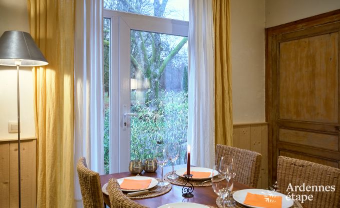 De l'ancien caf  la maison de vacances pour 8 personnes  Bouillon : charme authentique et confort moderne