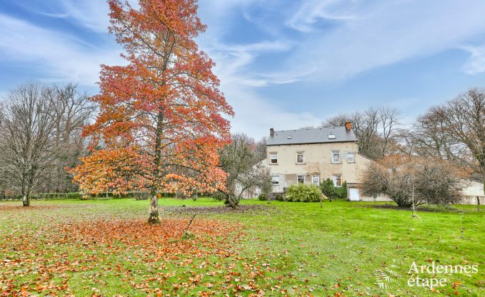 De l'ancien caf  la maison de vacances pour 8 personnes  Bouillon : charme authentique et confort moderne