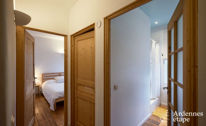 De l'ancien caf  la maison de vacances pour 8 personnes  Bouillon : charme authentique et confort moderne