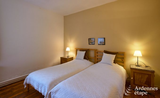 De l'ancien caf  la maison de vacances pour 8 personnes  Bouillon : charme authentique et confort moderne