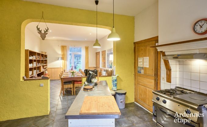 De l'ancien caf  la maison de vacances pour 8 personnes  Bouillon : charme authentique et confort moderne