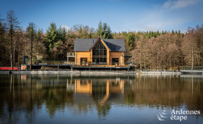 Chalet de luxe  Brognon pour 20 personnes avec piscine extrieure chauffe, jacuzzi extrieur et sauna au bord du lac