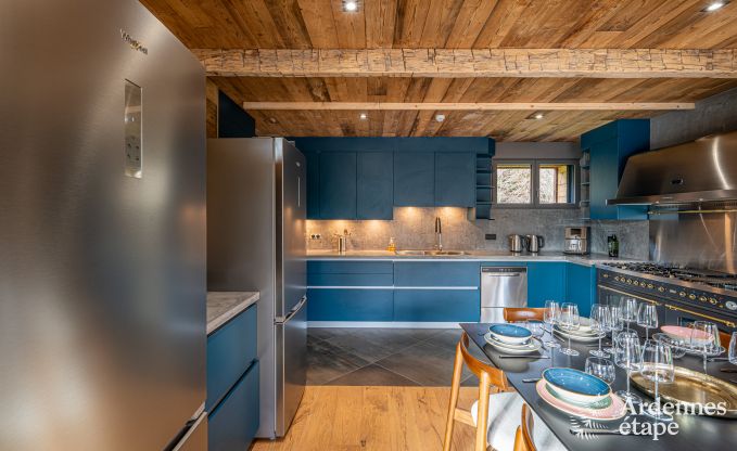 Chalet de luxe  Brognon pour 20 personnes avec piscine extrieure chauffe, jacuzzi extrieur et sauna au bord du lac