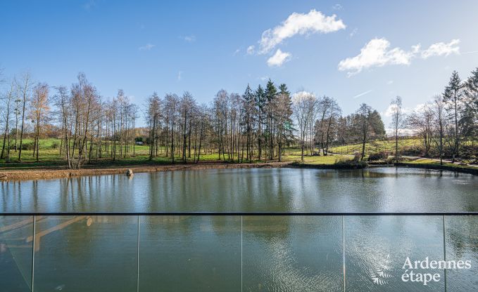 Chalet de luxe  Brognon pour 20 personnes avec piscine extrieure chauffe, jacuzzi extrieur et sauna au bord du lac