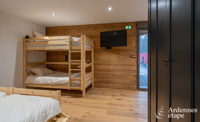 Chalet de luxe  Brognon pour 20 personnes avec piscine extrieure chauffe, jacuzzi extrieur et sauna au bord du lac