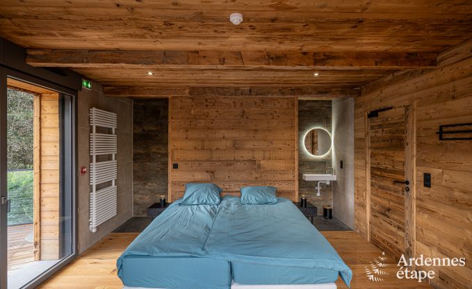 Chalet de luxe  Brognon pour 20 personnes avec piscine extrieure chauffe, jacuzzi extrieur et sauna au bord du lac