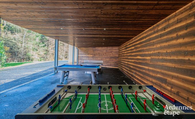 Chalet de luxe  Brognon pour 20 personnes avec piscine extrieure chauffe, jacuzzi extrieur et sauna au bord du lac