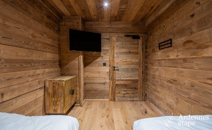 Chalet de luxe  Brognon pour 20 personnes avec piscine extrieure chauffe, jacuzzi extrieur et sauna au bord du lac