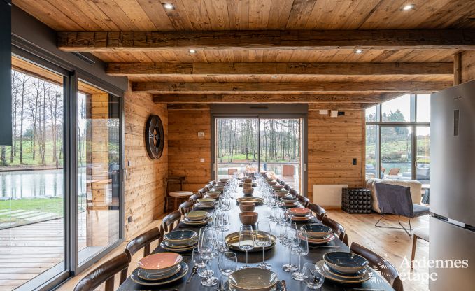 Chalet de luxe  Brognon pour 20 personnes avec piscine extrieure chauffe, jacuzzi extrieur et sauna au bord du lac