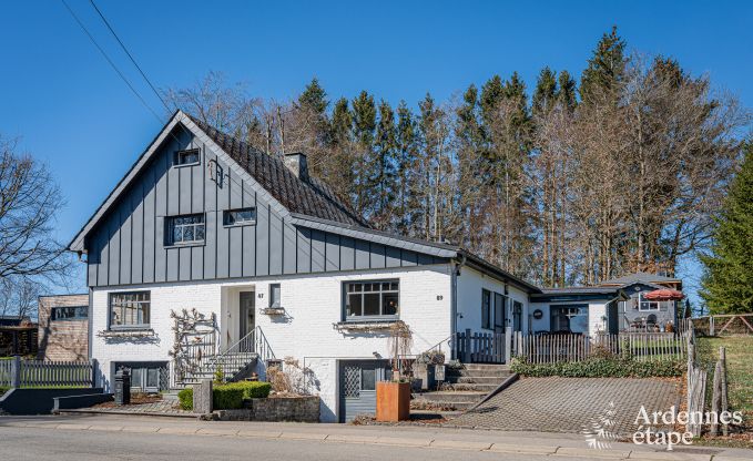 Charmante maison de vacances � Bullange : pour 4 personnes avec bain nordique et sauna