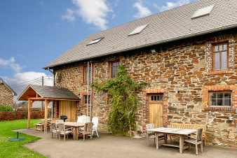 Ancienne ferme rénovée pour 12 personnes à Büllingen
