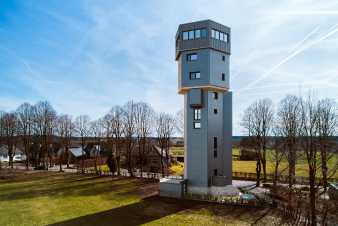 Tour de luxe unique à Butgenbach avec sauna et jacuzzi pour 6 personnes