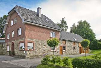 Spacieuse maison de vacances 15 pers avec jardin à louer à Bütgenbach
