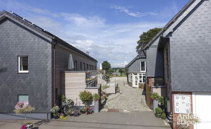 Appartement de vacances spacieux pour 12 personnes avec 5 chambres et jardin priv� et wellness partag� � Butgenbach