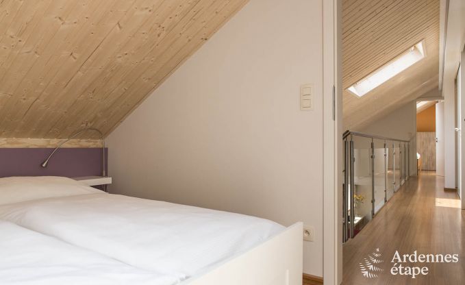 Appartement de vacances spacieux pour 12 personnes avec 5 chambres et jardin priv� et wellness partag� � Butgenbach