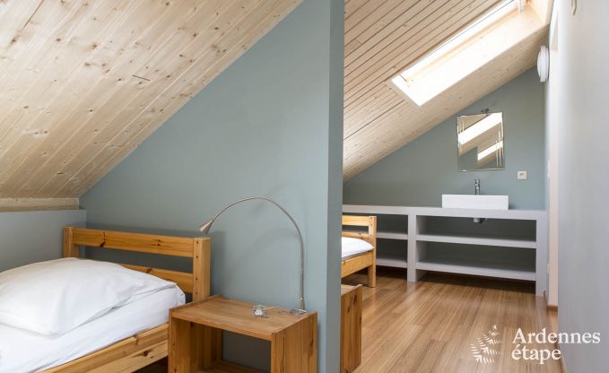 Appartement de vacances spacieux pour 12 personnes avec 5 chambres et jardin priv� et wellness partag� � Butgenbach