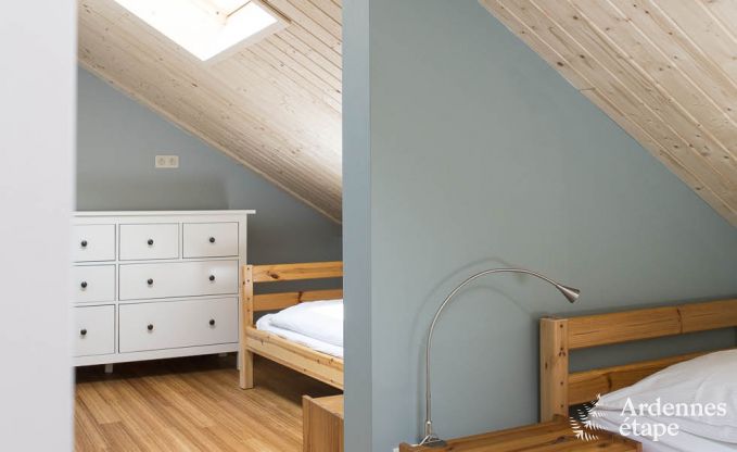 Appartement de vacances spacieux pour 12 personnes avec 5 chambres et jardin priv� et wellness partag� � Butgenbach