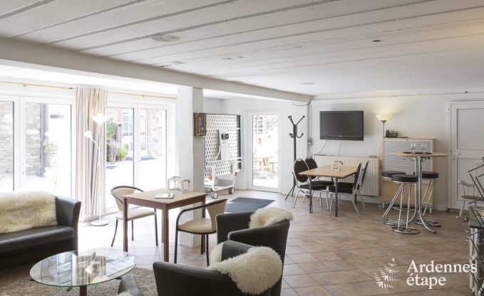 Appartement de vacances spacieux pour 12 personnes avec 5 chambres et jardin priv� et wellness partag� � Butgenbach