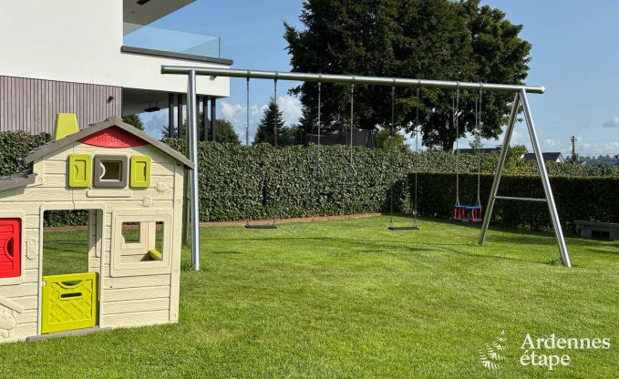 Appartement de vacances spacieux pour 12 personnes avec 5 chambres et jardin priv� et wellness partag� � Butgenbach