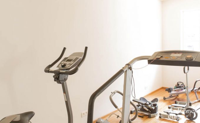 Appartement de vacances spacieux pour 12 personnes avec 5 chambres et jardin priv� et wellness partag� � Butgenbach