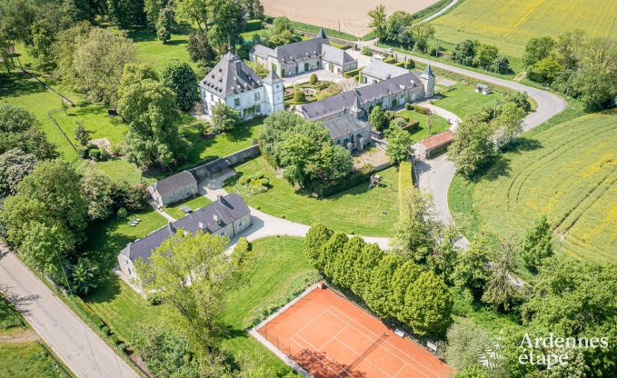 Maison de vacances  Cerfontaine pour 12/14 personnes en Ardenne avec terrain de tennis