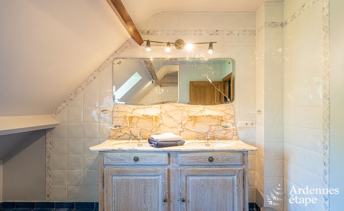 Maison de vacances  Cerfontaine pour 12/14 personnes en Ardenne avec terrain de tennis