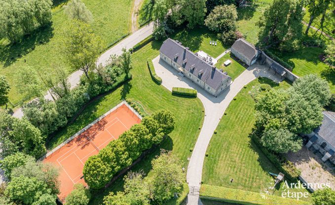 Maison de vacances  Cerfontaine pour 12/14 personnes en Ardenne avec terrain de tennis