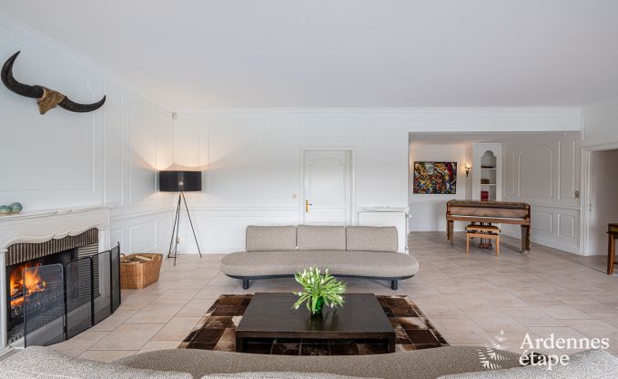 Villa luxueuse � Cerfontaine : parfaite pour 14 personnes, avec piscine int�rieure et ext�rieure, proche des Lacs de l'Eau d'Heure