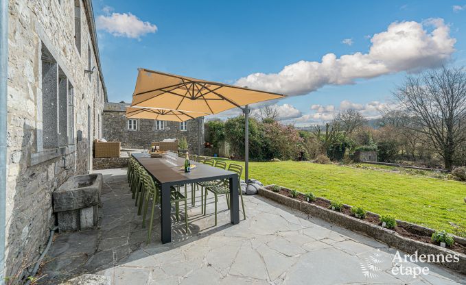 Villa luxueuse � Cerfontaine : parfaite pour 14 personnes, avec piscine int�rieure et ext�rieure, proche des Lacs de l'Eau d'Heure