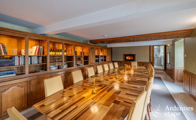 Villa luxueuse � Cerfontaine : parfaite pour 14 personnes, avec piscine int�rieure et ext�rieure, proche des Lacs de l'Eau d'Heure