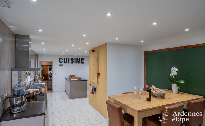 Villa luxueuse � Cerfontaine : parfaite pour 14 personnes, avec piscine int�rieure et ext�rieure, proche des Lacs de l'Eau d'Heure