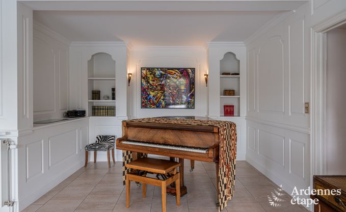 Villa luxueuse � Cerfontaine : parfaite pour 14 personnes, avec piscine int�rieure et ext�rieure, proche des Lacs de l'Eau d'Heure