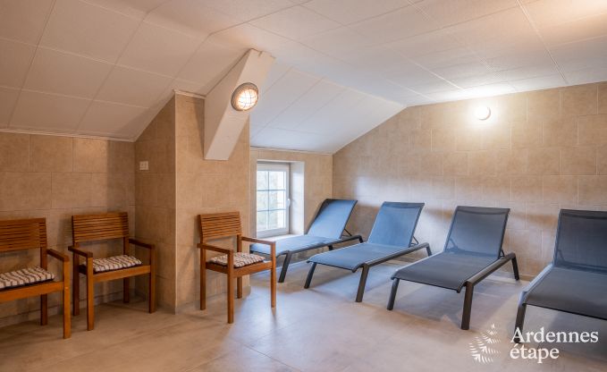 Villa luxueuse � Cerfontaine : parfaite pour 14 personnes, avec piscine int�rieure et ext�rieure, proche des Lacs de l'Eau d'Heure