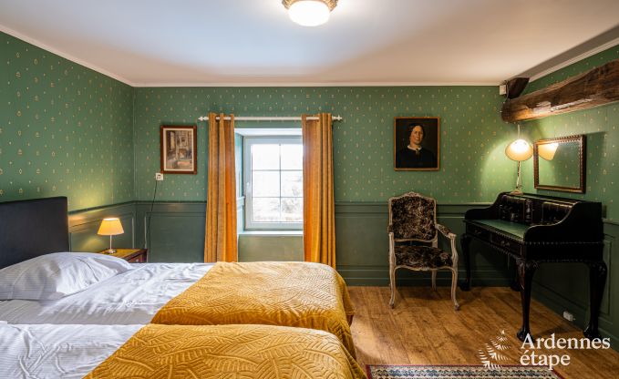 Villa luxueuse � Cerfontaine : parfaite pour 14 personnes, avec piscine int�rieure et ext�rieure, proche des Lacs de l'Eau d'Heure