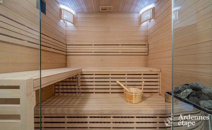 Villa luxueuse � Cerfontaine : parfaite pour 14 personnes, avec piscine int�rieure et ext�rieure, proche des Lacs de l'Eau d'Heure