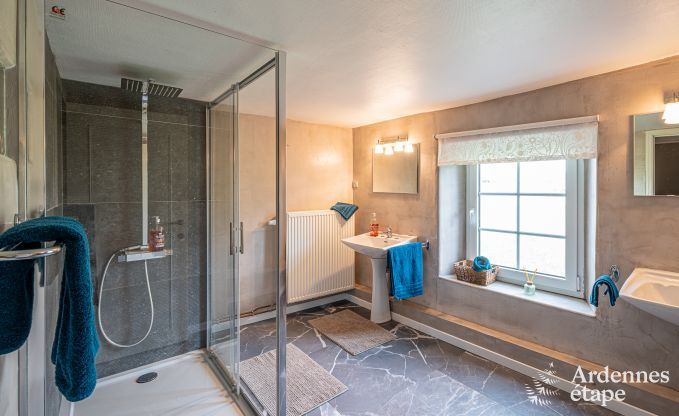 Villa luxueuse � Cerfontaine : parfaite pour 14 personnes, avec piscine int�rieure et ext�rieure, proche des Lacs de l'Eau d'Heure