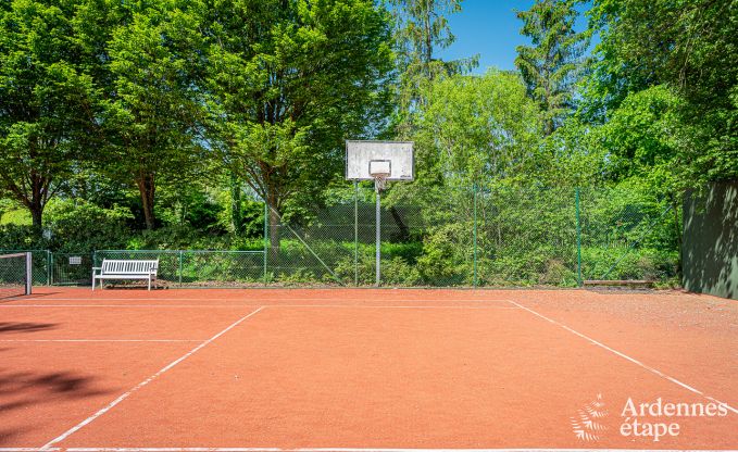 Maison de vacances  Cerfontaine pour 12/14 personnes en Ardenne avec terrain de tennis